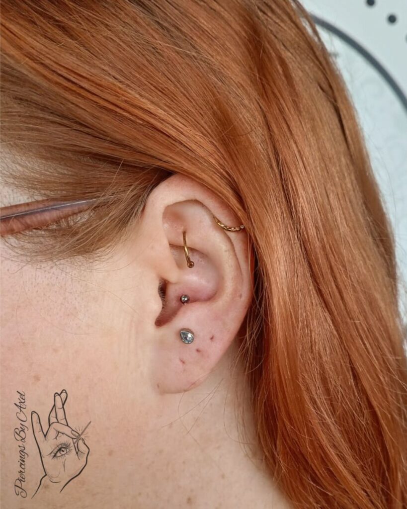 Anti tragus piercing 